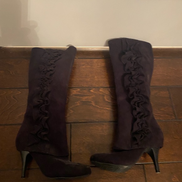 Fergalicious by Fergie black suede knee high boots size 6 - Picture 3 of 6